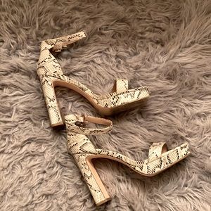 NASTY GAL - Bring ‘Em to Heel Platform Heels, Snakeskin, Size 9 US